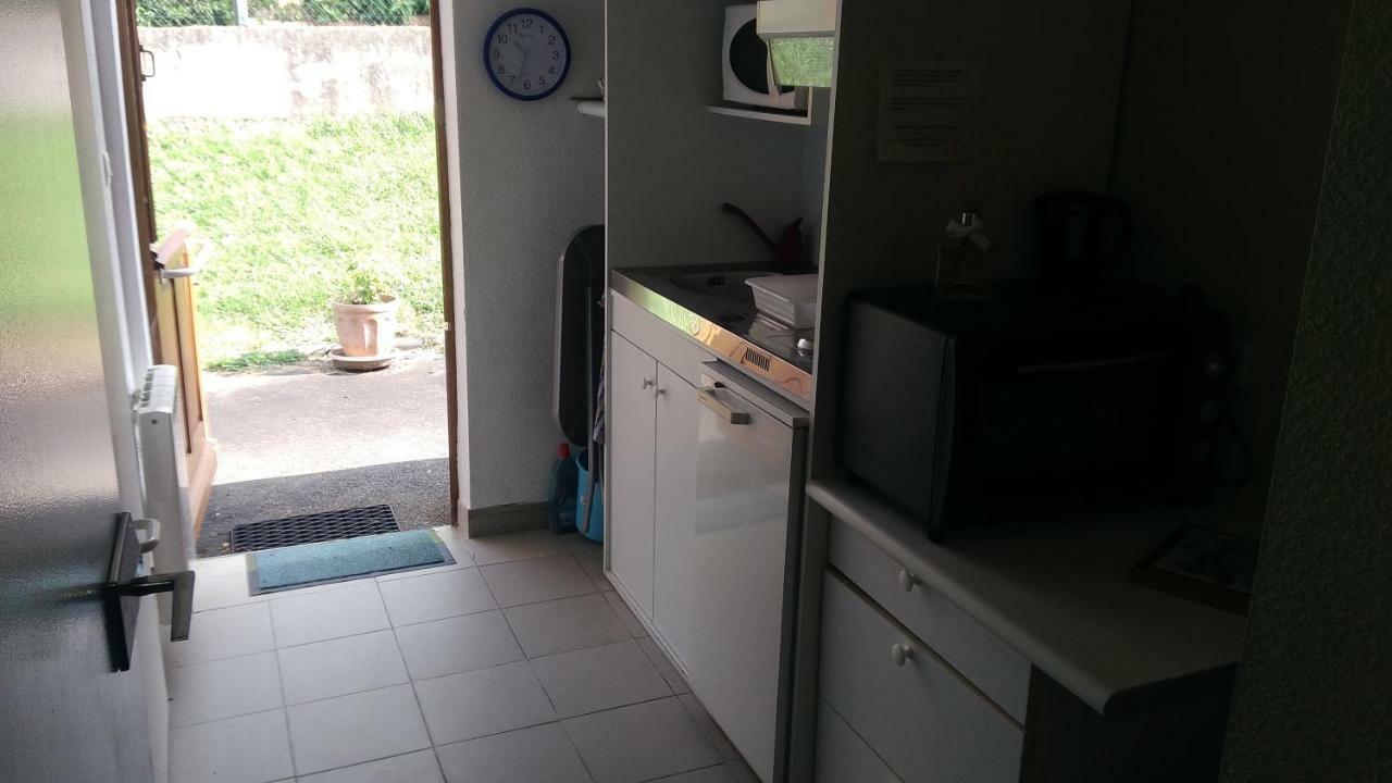 Grande Maison Sur 2000 M2 De Terrain Avec Un Studio Amenage Pour 2 Personnes2 Salies-de-Béarn Exterior foto